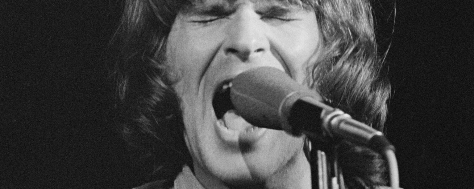 في مثل هذا اليوم من عام 1969، تراجعت أغنية Creedence Clearwater Revival عن المرتبة الأولى بأغنية كلاسيكية زادت شهرتها بفضل الثنائي الحائز على جائزة جرامي.