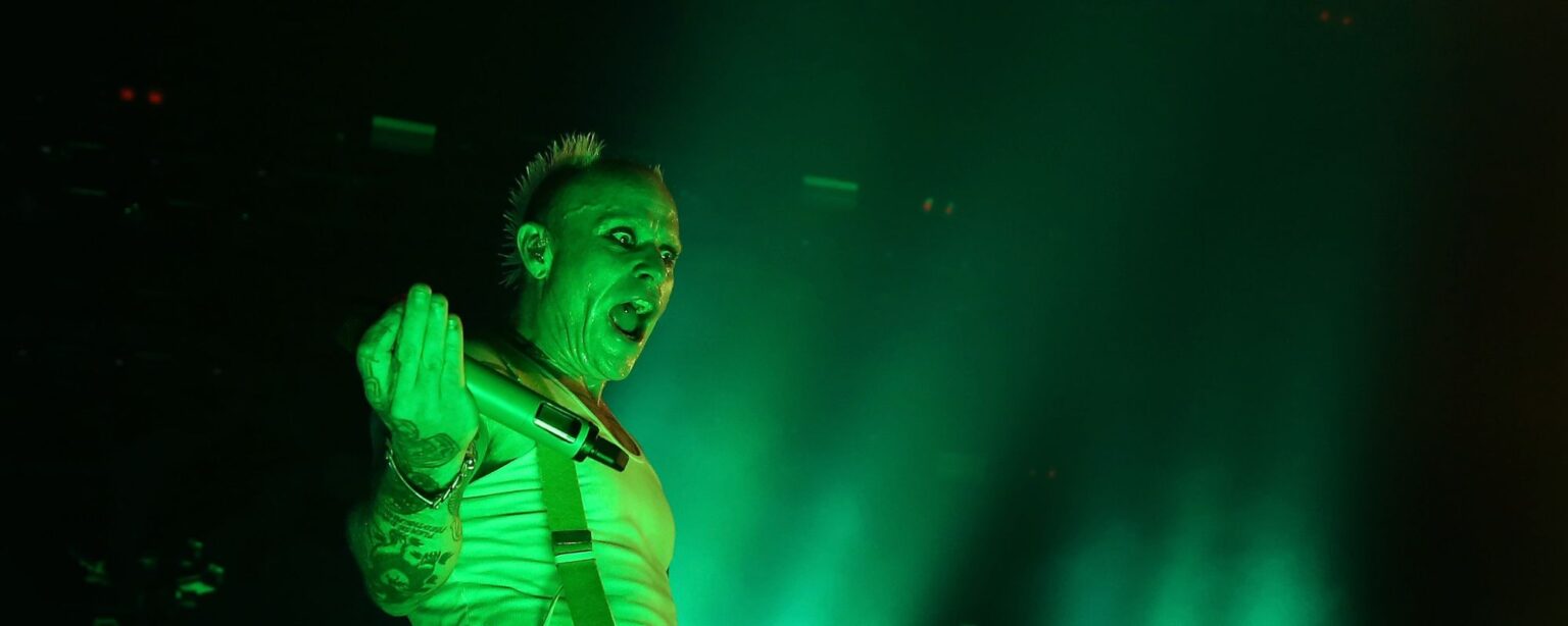 في مثل هذا اليوم من عام 2019، فقدنا مغني “Firestarter” الشجاع الذي كان يملك فريق دراجات نارية حائز على جوائز