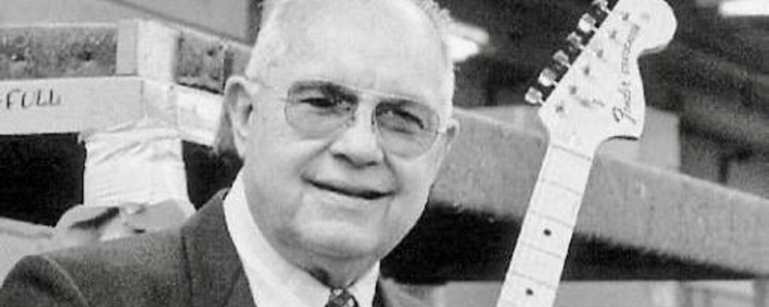 في مثل هذا اليوم من عام 1991، ودعنا مهندس فرقة بيكرسفيلد ساوند والرجل الذي غير الموسيقى الحديثة إلى الأبد.