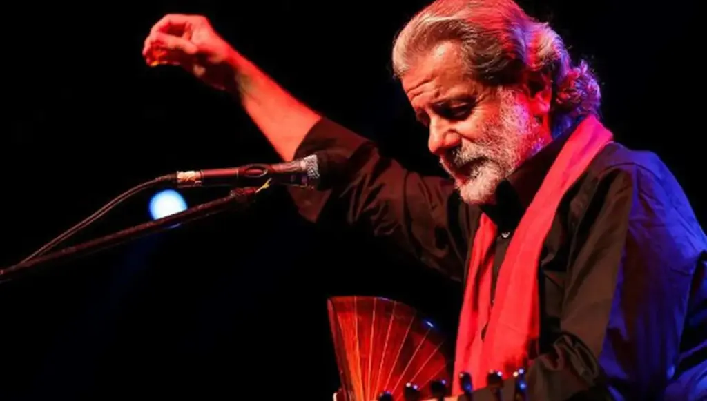 مارسيل خليفة مكرَّماً في تونس: رغم الحرب… أتيت من بيروت مارسيل خليفة مكرَّماً في تونس: رغم الحرب... أتيت من بيروت