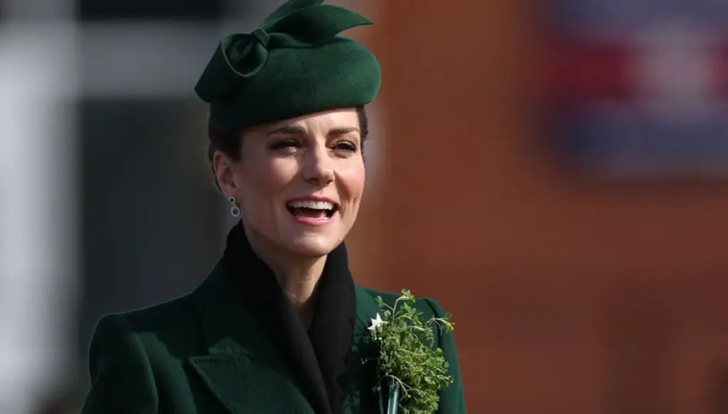 كيت ميدلتون بإطلالة مستوحاة من التراث الإيرلندي… وطفلة صغيرة تخطف الأضواء