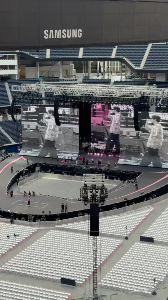 روزي وبرونو مارس - "APT". فحص الصوت في لوس أنجلوس