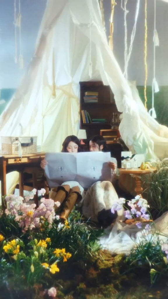 260302 Huh Yunjin & Kazuha - Marie Claire Korea x Jo Malone London (إصدار مارس 2026 من فيلم الموضة)