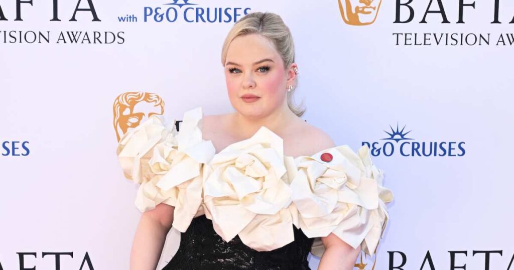 اقتباسات نيكولا كوجلان القوية حول احتضان جسدك