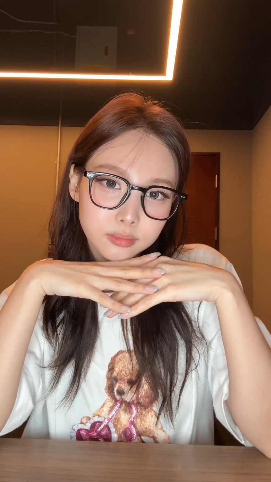 260324 تحديث تويتر - واو، انتظر لحظة 🐰 (نايون)