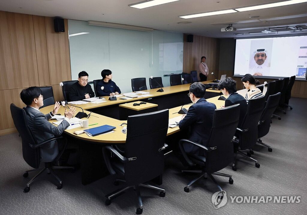 وزير الصناعة يجري سلسلة من المحادثات مع نظرائه من السعودية والإمارات وقطر وزير الصناعة يجري سلسلة من المحادثات مع نظرائه من السعودية والإمارات وقطر