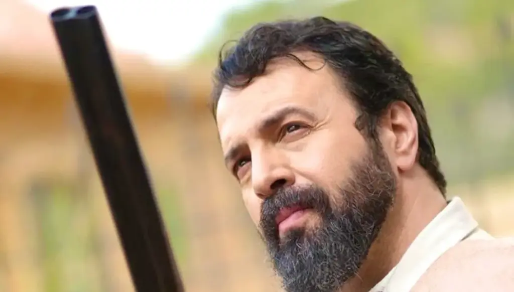 تيم حسن يقلّد بشار الأسد بسخرية في 'مولانا'... قدرات تمثيلية مفاجئة