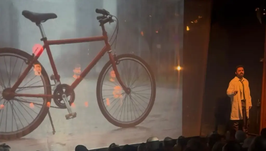 المسرح السوري يستعيد ألقه في يوم المسرح العالمي (فيديو) المسرح السوري يستعيد ألقه في يوم المسرح العالمي (فيديو)