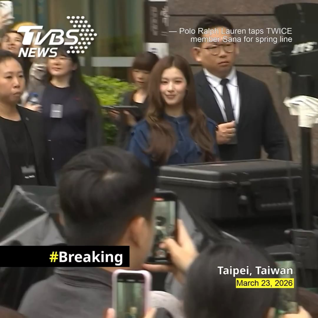 260323 تحديث تويتر TVBS World تايوان - "سانا عضوة TWICE عينت سفيرة العلامة التجارية Polo Ralph Lauren في حدث تايبيه 101، مما اجتذب ما يقرب من ألف معجب الذين خيموا طوال الليل."