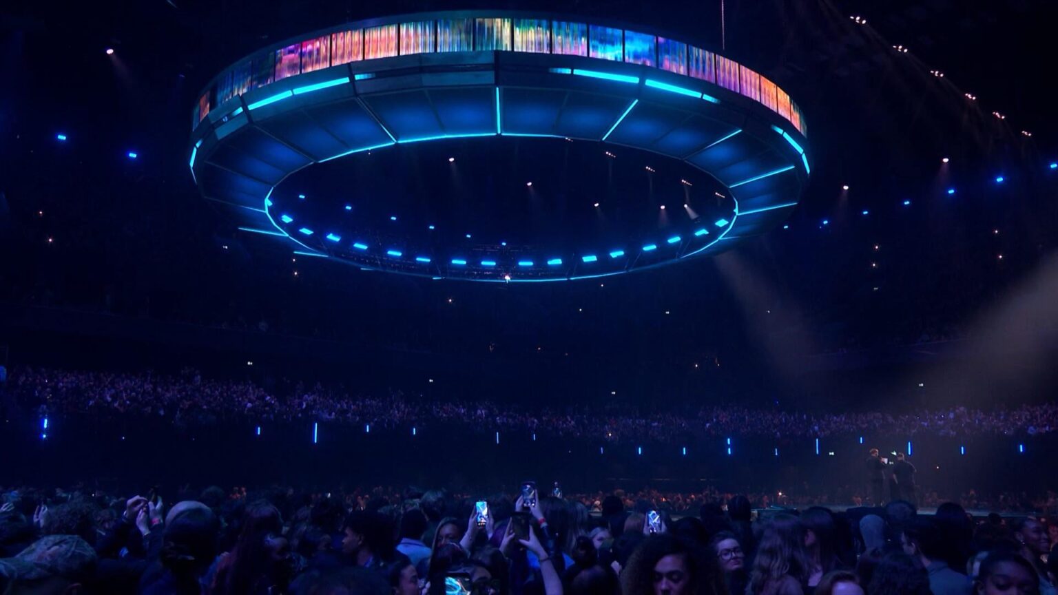 260228 روزي وبرونو مارس يفوزان بجائزة الأغنية العالمية لهذا العام | جوائز بريت 2026