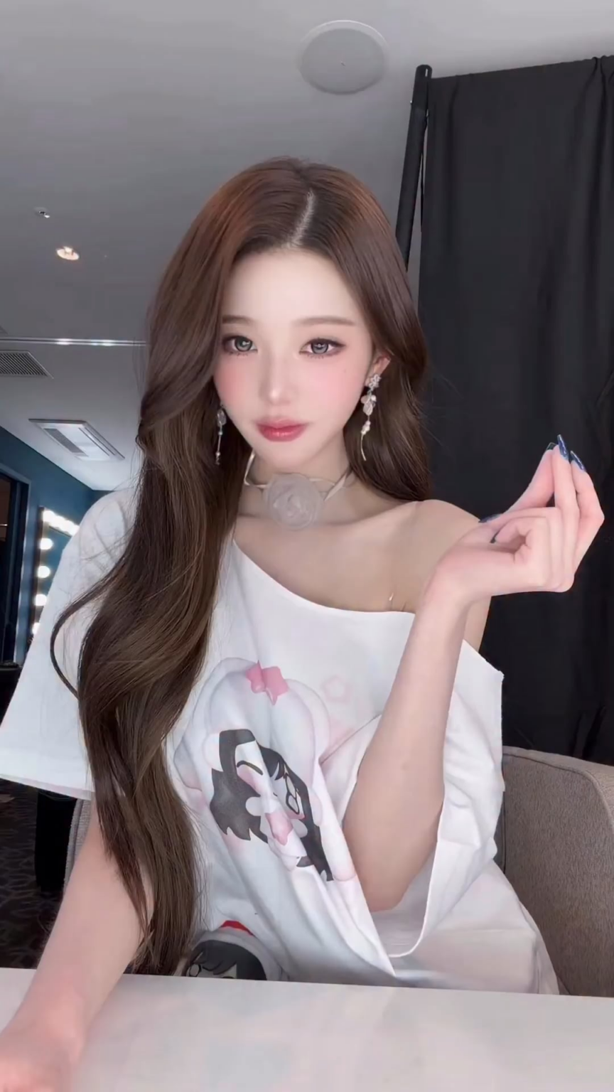 260322 تحديث TikTok الرسمي لـ IVE مع Wonyoung - 🤧 ɪ'ᴍ ᴄᴜᴛᴇ 🥰