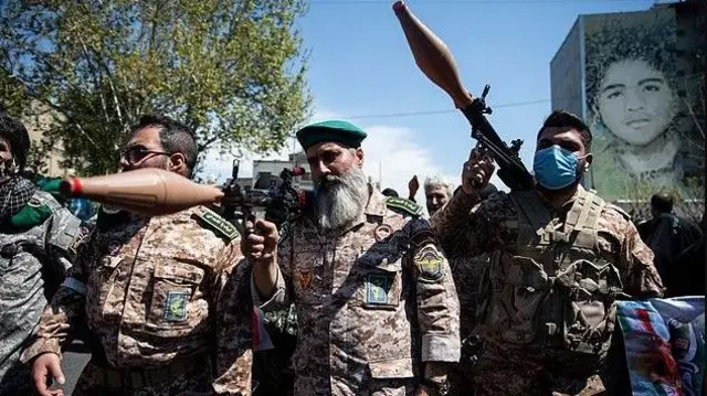 عسكريون من الحرس الثوري الإيراني 