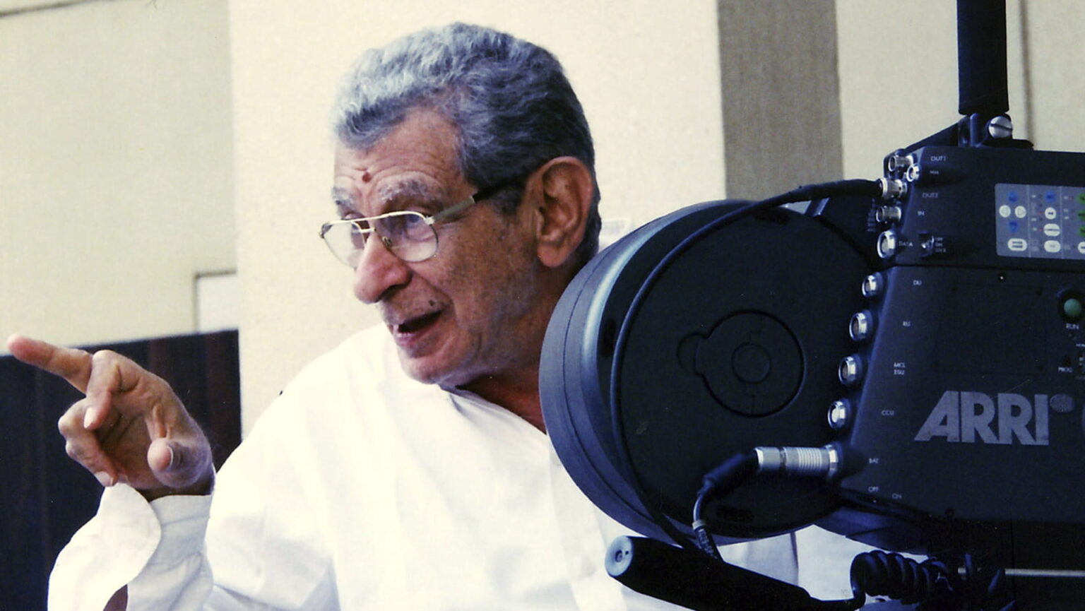 مهرجان الأقصر للسينما الإفريقية يطلق دورته 15 المهداة ليوسف شاهين مهرجان الأقصر للسينما الإفريقية يطلق دورته 15 المهداة ليوسف شاهين