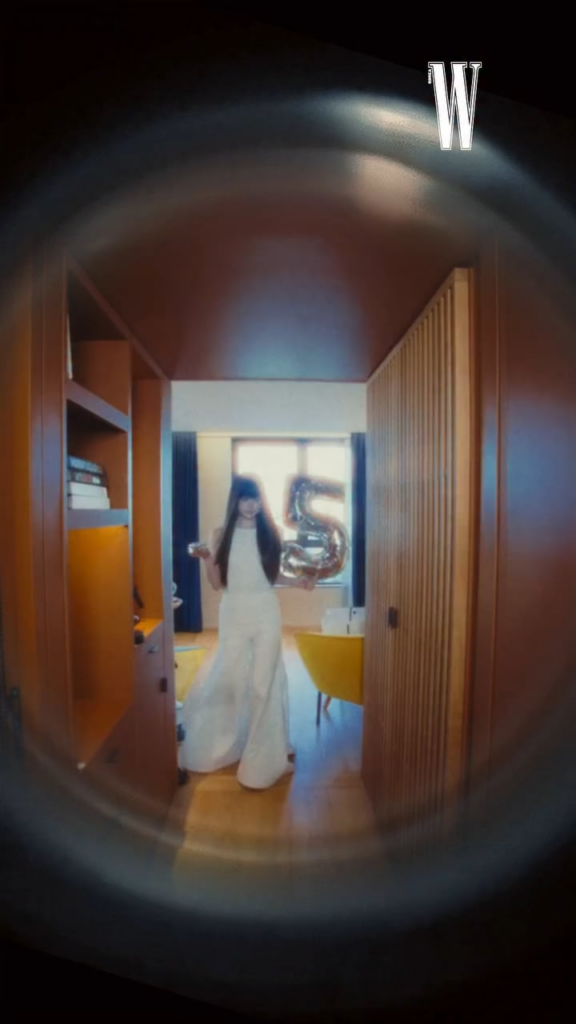 260304 تحديث انستقرام W Korea مع Hong Eunchae (مع BOYNEXTDOOR Taesan & Leehan)