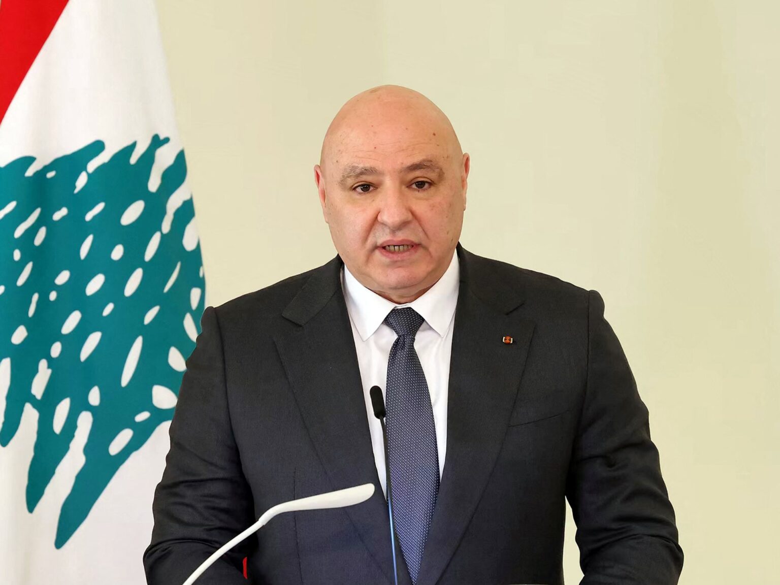 عون يدعو لمفاوضات مباشرة مع إسرائيل ويدين هجمات حزب الله | أخبار