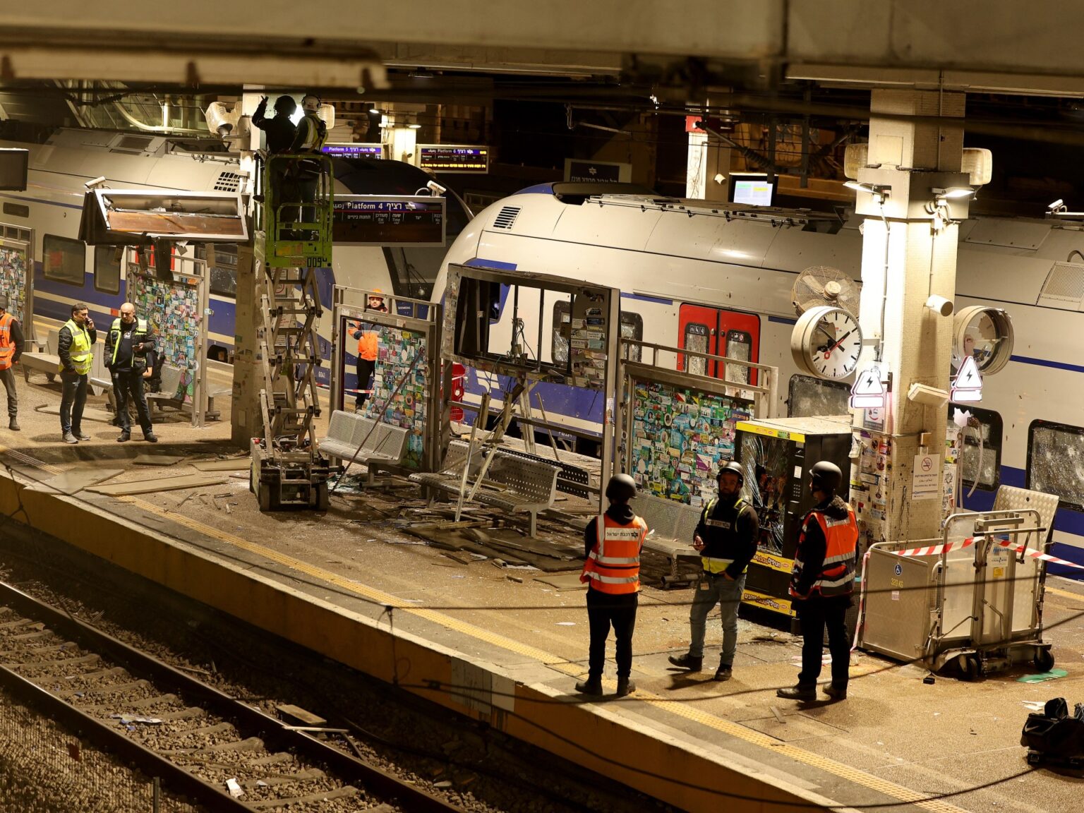 موجة صاروخية إيرانية جديدة وسماع دوي انفجارات وسط إسرائيل | أخبار