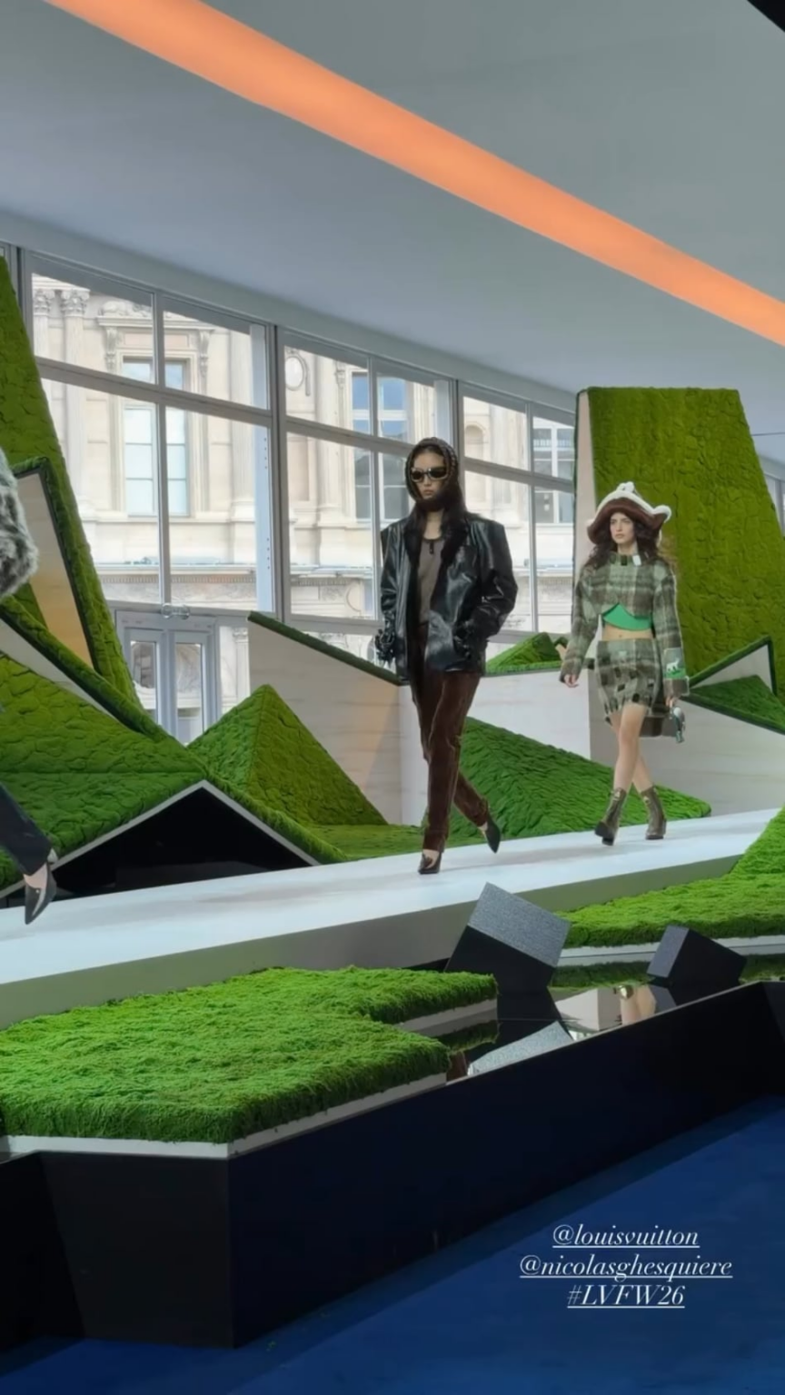 260310 تحديث قصة ليزا على IG