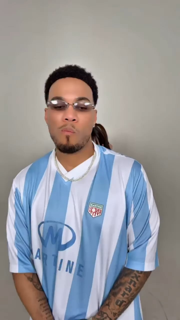 260326 تحديث أندرسون باك على التيك توك مع aespa - K-POPS! قطرات VOD الجمعة! لا استطيع الانتظار لاظهار ذلك!