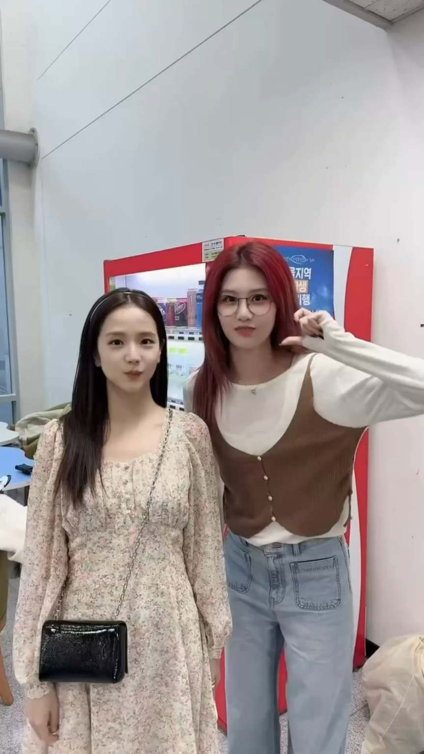 260307 luyuting217 IG Updates w/ Jisoo