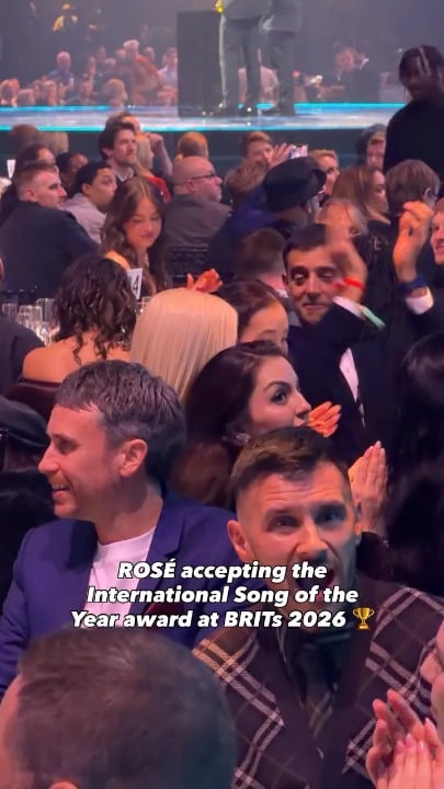 260304 تحديث IG البريطاني مع روزي