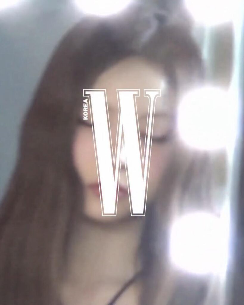 260302 - تحديث انستقرام W Korea مع Hong Eunchae