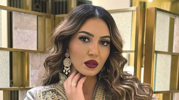 أسماء لمنور تُطل بألبوم خليجي