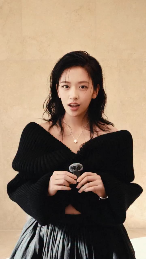 260305 يوجين - Harper's BAZAAR HK (فيديو الترحيب بإصدار مارس 2026)