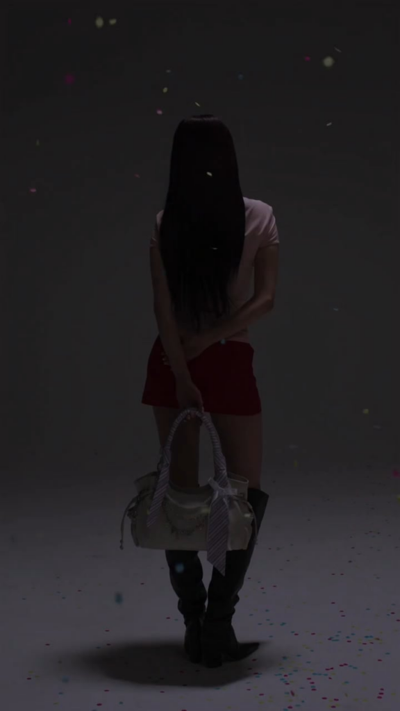 260307 Huh Yunjin - STAND OIL MAG (ربيع / صيف 2026 المجلد 2 "SO BREEZY" - فيديو تشويقي)