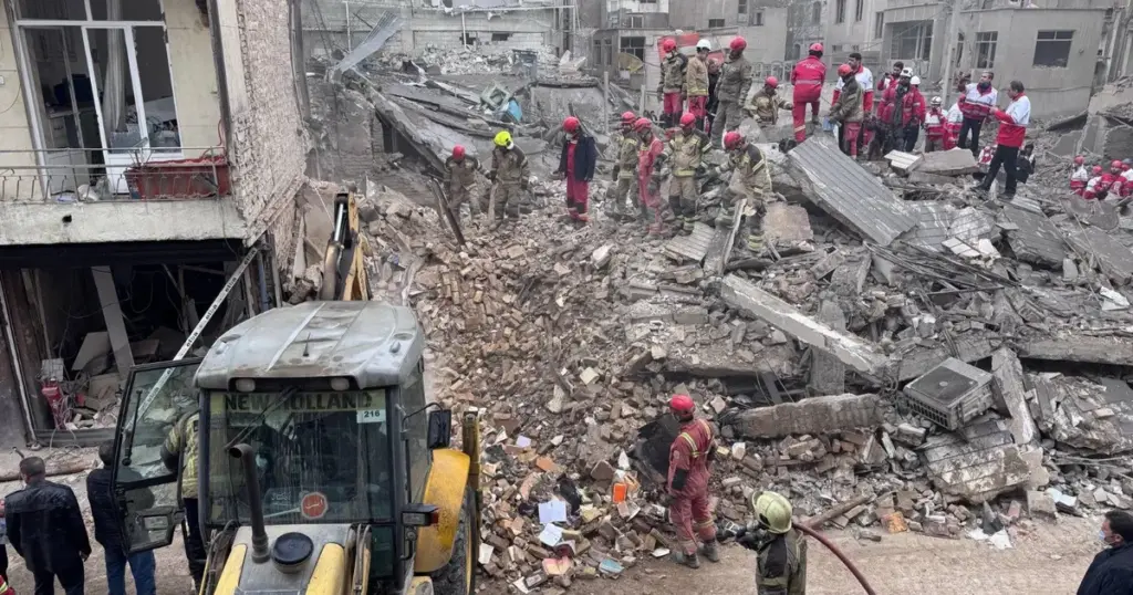 الجيش الإسرائيلي يشن غارة جوية على الضاحية الجنوبية لبيروت - الشرق