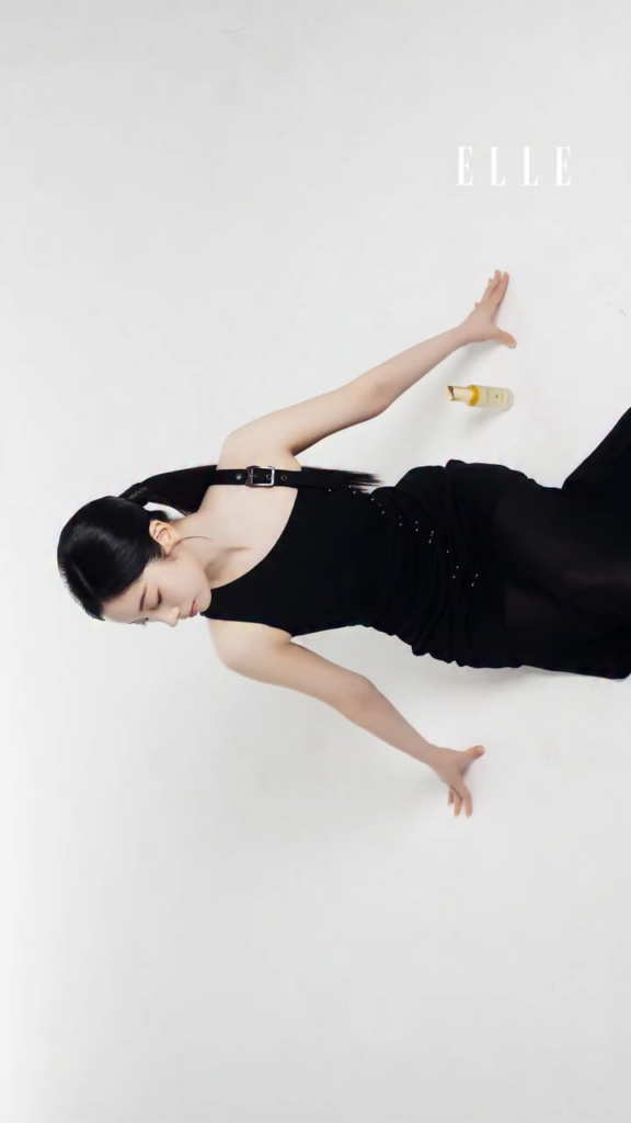 260306 تحديث انستقرام ellekorea - مجموعة داهيون وحبيبها دالبا، اللذان يتناسبان تمامًا مع كلمة "بالغ"، مناسبان حقًا. استمتع بإيماءات Dahyun المتألقة بشكل متزايد مع نضوجها، وبشرتها المشعة الجميلة مع d'Alba.