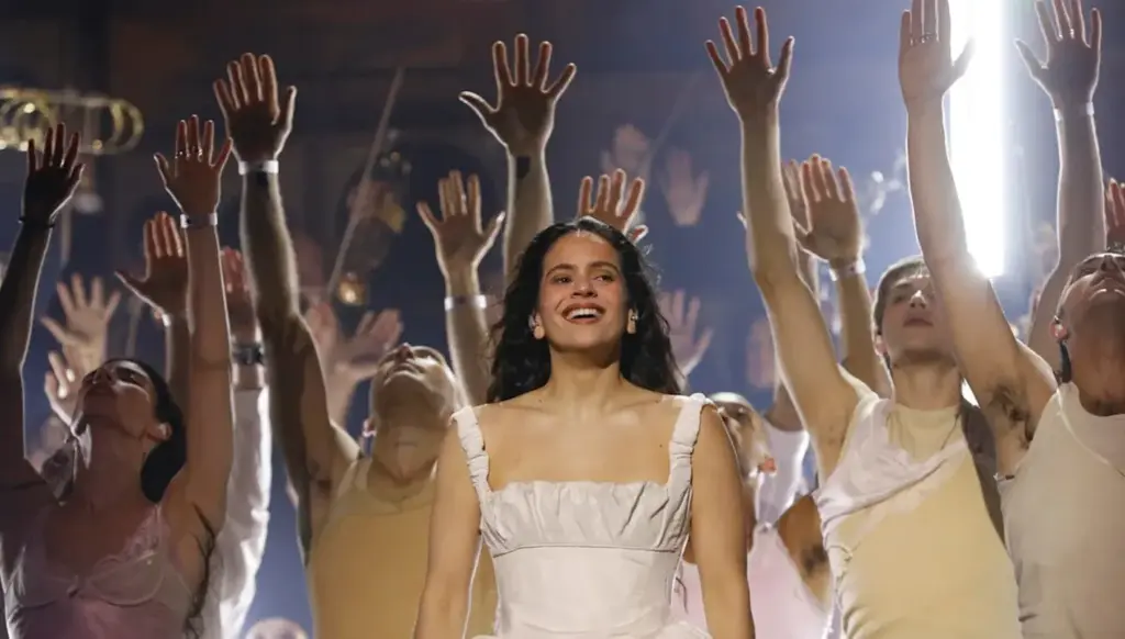 بيورك وروزاليا يقدمان ثنائية مذهلة في جوائز بريت 2026 (فيديو) بيورك وروزاليا يقدمان ثنائية مذهلة في جوائز بريت 2026 (فيديو)