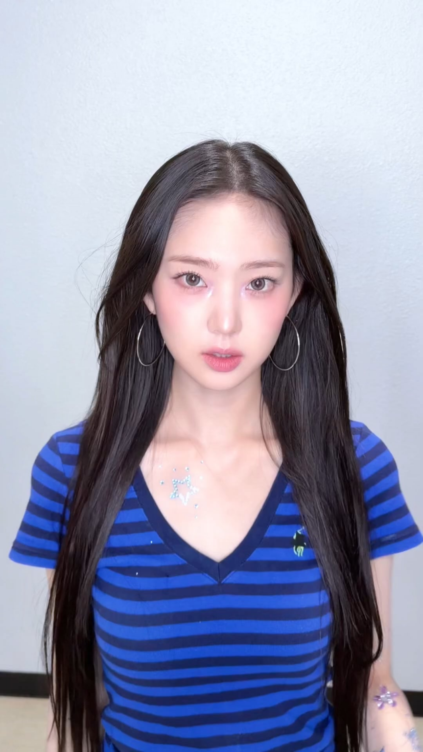 260309 تحديث KiiiKiii الرسمي على TikTok مع Rei - Delulu مع KiiiKiii Leesol (تحدي Delulu)