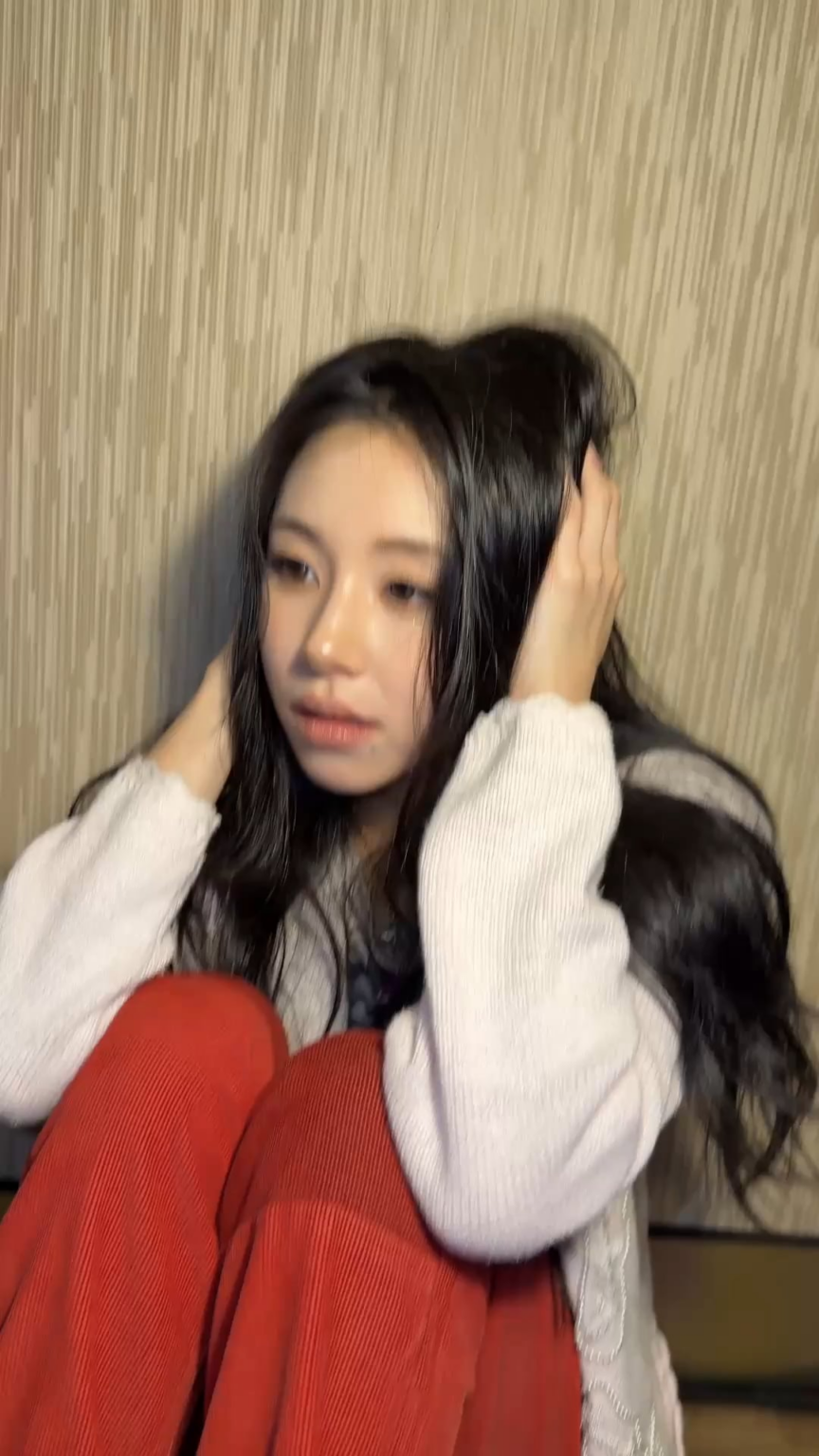 260309 تحديث تويتر - أنا أكرهك ✊! (سانا وتشايونج وتزويو)