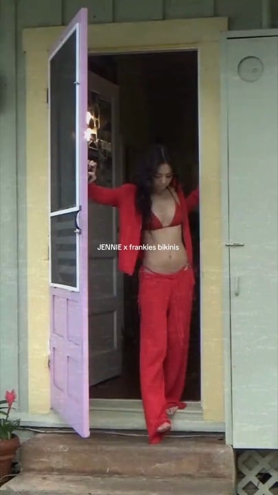 260401 جيني لفرانكي البيكينيات