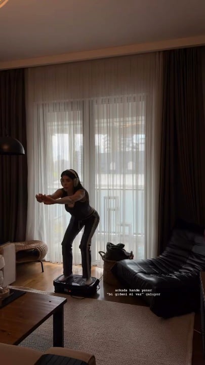 Berfu baysan yine sallıyor 🔥