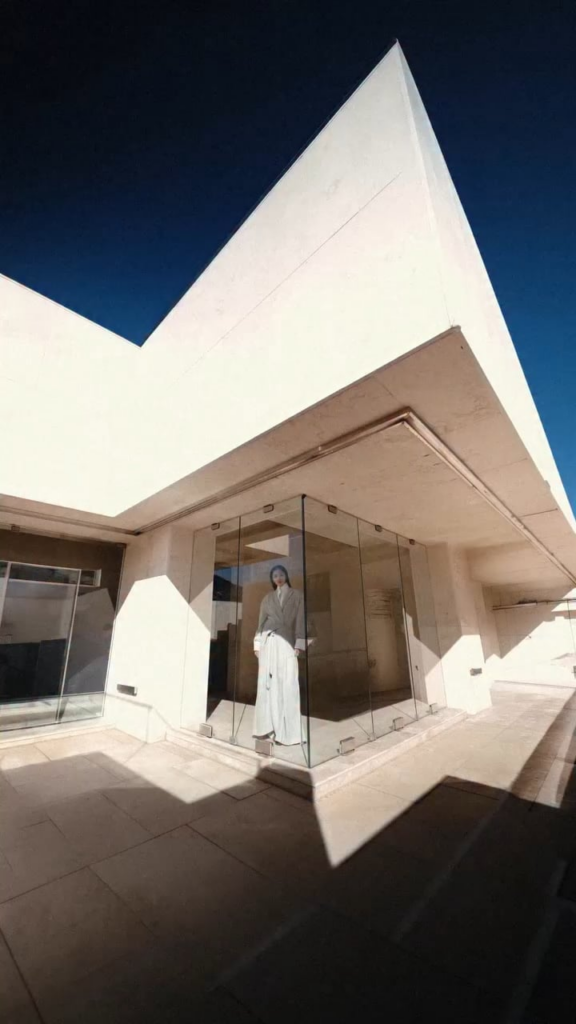 260306 يوجين - Harper's BAZAAR HK x Louis Vuitton (إصدار مارس 2026 لفيلم الموضة)