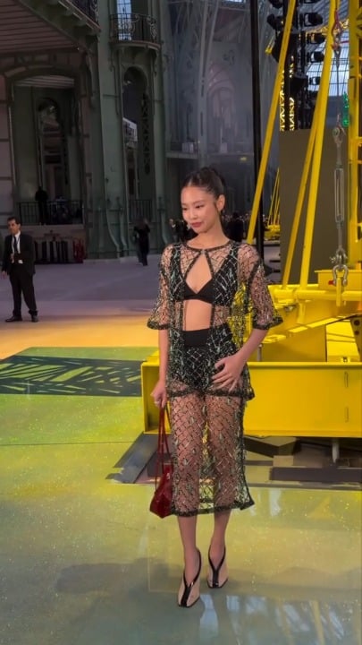 260309 جيني باريس أسبوع الموضة في شانيل