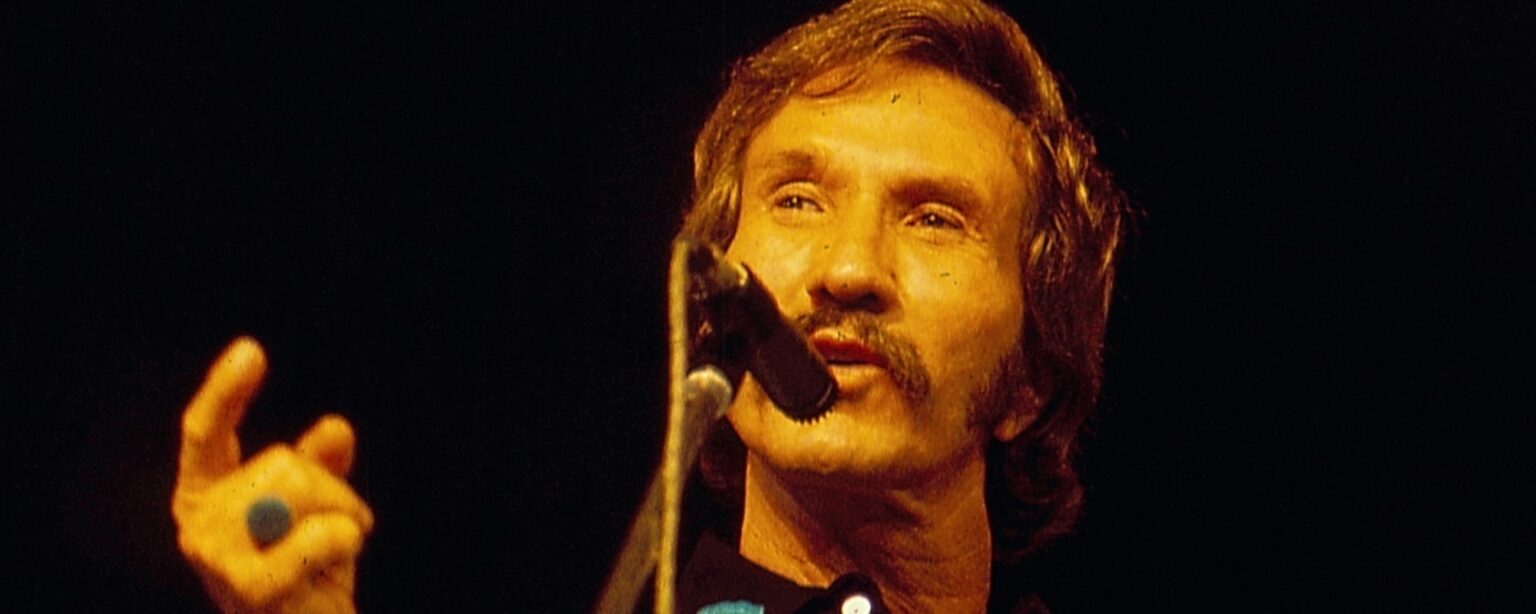 قبل 65 عامًا على المخططات، كان مارتي روبينز في المرتبة الأولى بأغنية غيرت صوت الجيتار عن طريق الخطأ لعقود قادمة.