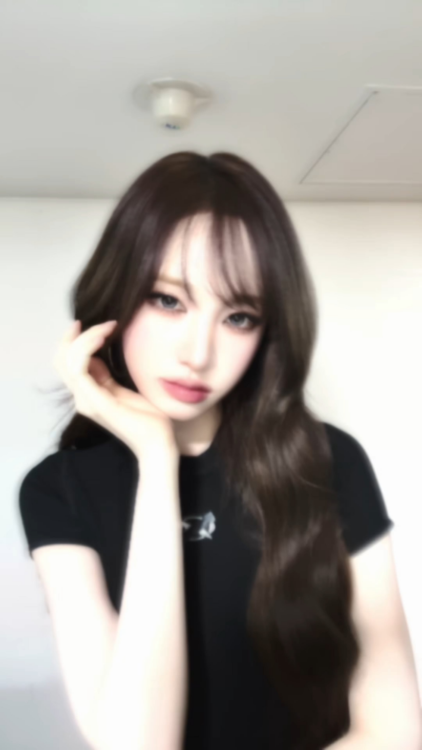 260309 تحديث TikTok الرسمي لـ IVE مع ليز - يا إلهي