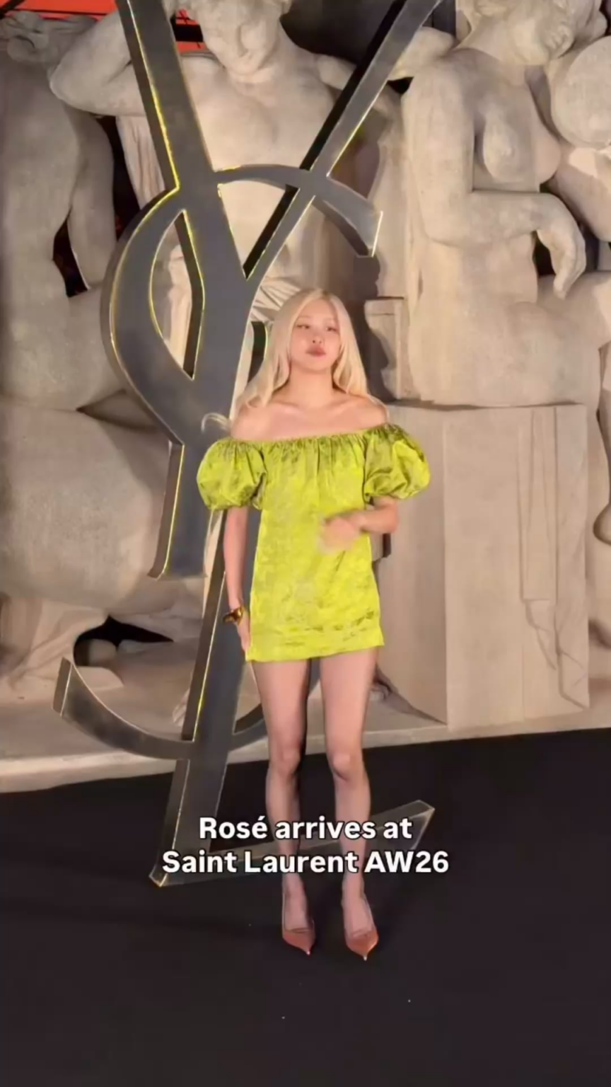 260303 روزيه في أسبوع الموضة في باريس سان لوران