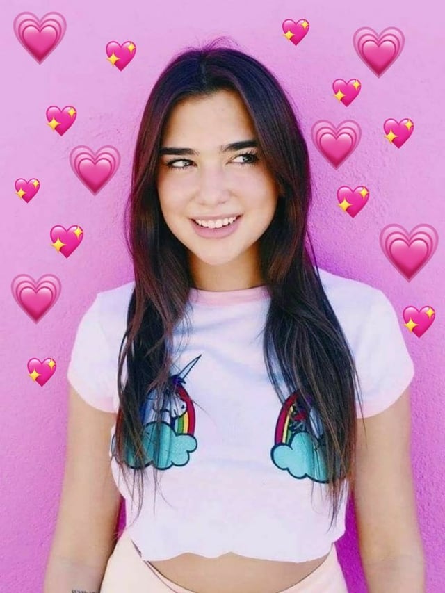 My obession of the day Dua lipa looking so cute!