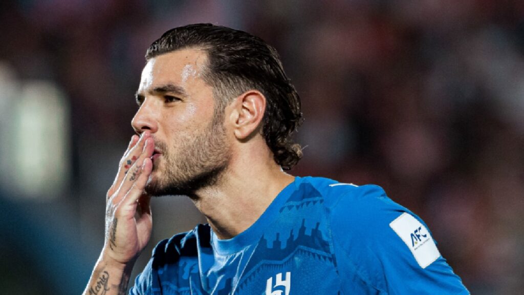 ثيو هيرنانديز يعود إلى الهلال ثيو هيرنانديز يعود إلى الهلال