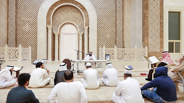 15 ألف درس ومحاضرة في النصف الأول من رمضان بالشارقة 15 ألف درس ومحاضرة في النصف الأول من رمضان بالشارقة