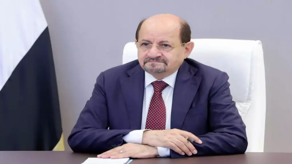 عاجل: وزير النقل اليمني يكشف خطة طموحة لتطوير "اليمنية" والمطارات بدعم سعودي... هل ستعود رحلات اليمن لسابق عهدها؟