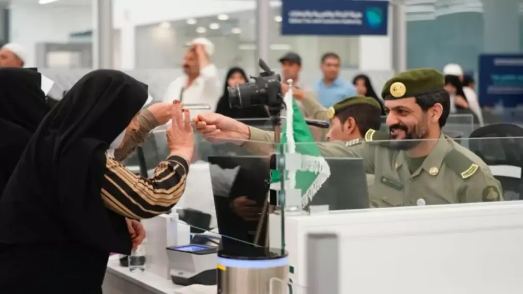 عاجل: الجوازات السعودية تزف هذا الخبر بمناسبة عيد الفطر وفرحة كبرى في أوساط المقيمين! عاجل: الجوازات السعودية تزف هذا الخبر بمناسبة عيد الفطر وفرحة كبرى في أوساط المقيمين!