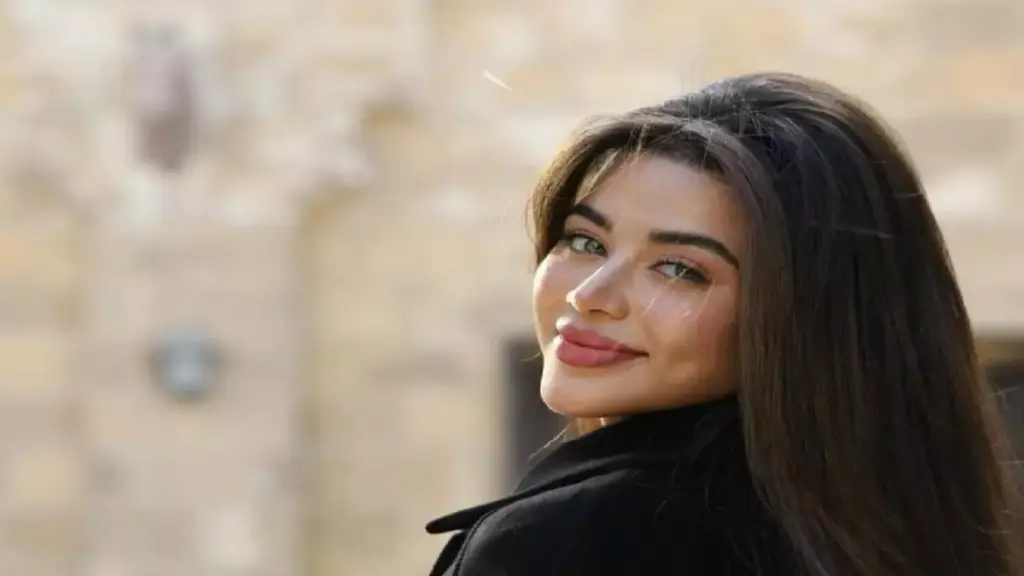 يارا السكري تفجر مفاجأة عن أحمد العوضي: “أتمنى أعيش قصة حب مثل روح في الحقيقة”! يارا السكري تفجر مفاجأة عن أحمد العوضي: "أتمنى أعيش قصة حب مثل روح في الحقيقة"!