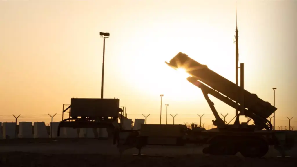 عاجل: السعودية تسقط 42 مسيّرة في هجوم واحد... والدفاعات الجوية تصد أضخم موجة طائرات مفخخة!