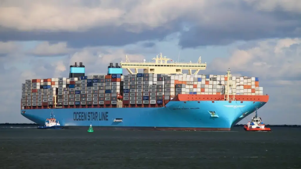 عاجل: السعودية تطلق خط شحن استراتيجي يربط جدة باليمن وجيبوتي... خطة اقتصادية كبرى تعيد رسم خريطة التجارة!