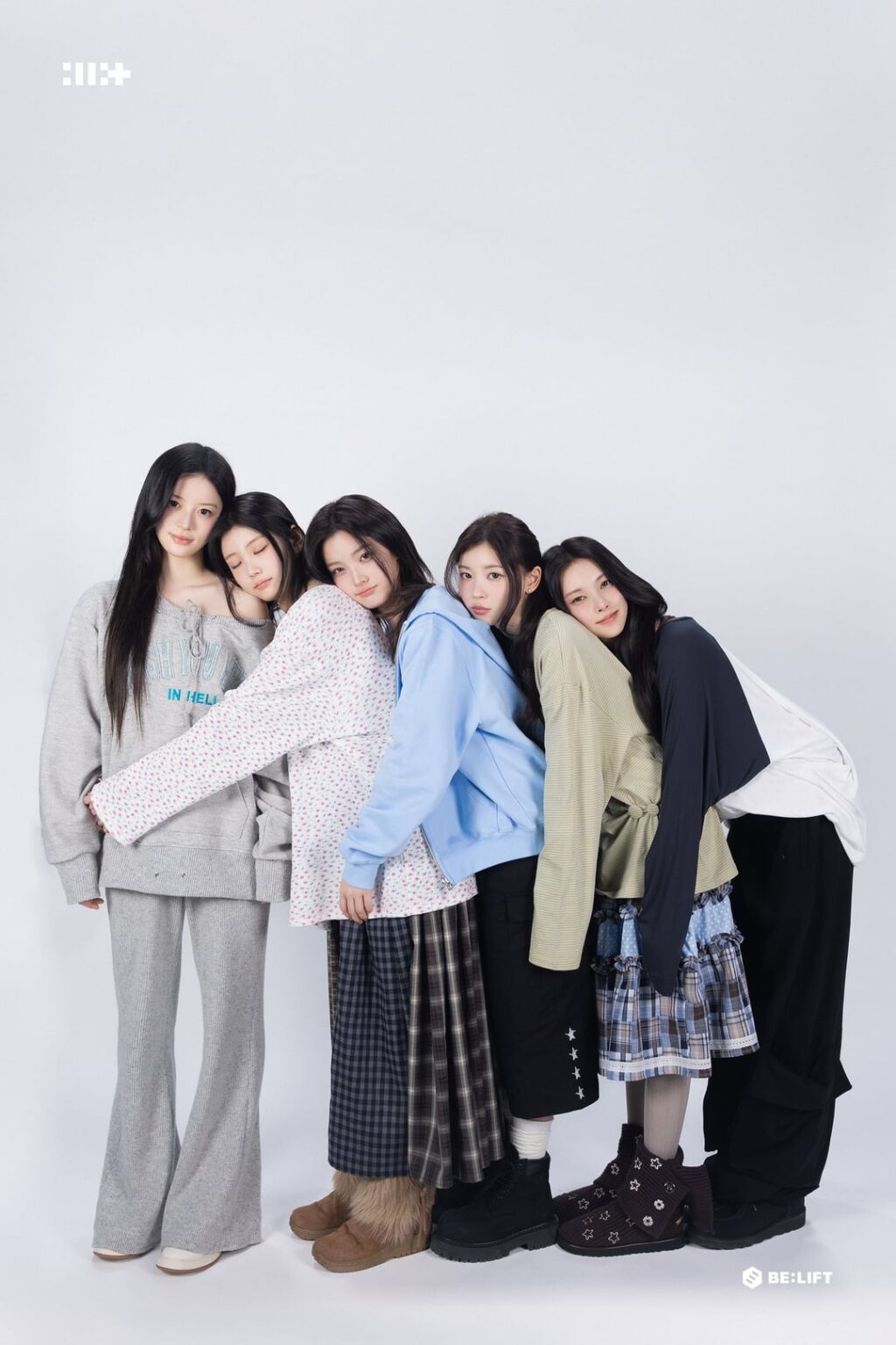 الذكرى السنوية الثانية السعيدة لـ ILLIT!