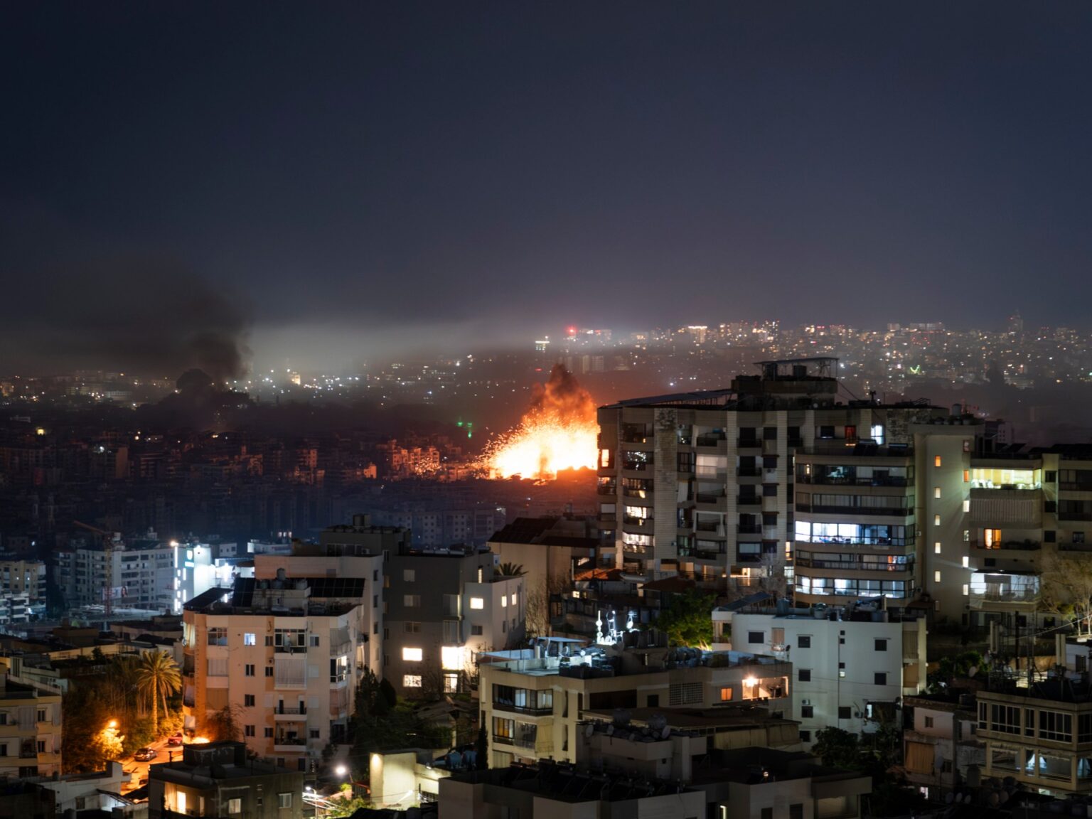الجيش الإسرائيلي يعلن شن هجمات واسعة على طهران وبيروت في آن واحد | أخبار الجيش الإسرائيلي يعلن شن هجمات واسعة على طهران وبيروت في آن واحد | أخبار